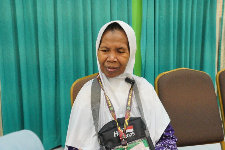 Dari Gerobak Dorong ke Baitullah, Kisah Bu Diyem Penjual Jamu