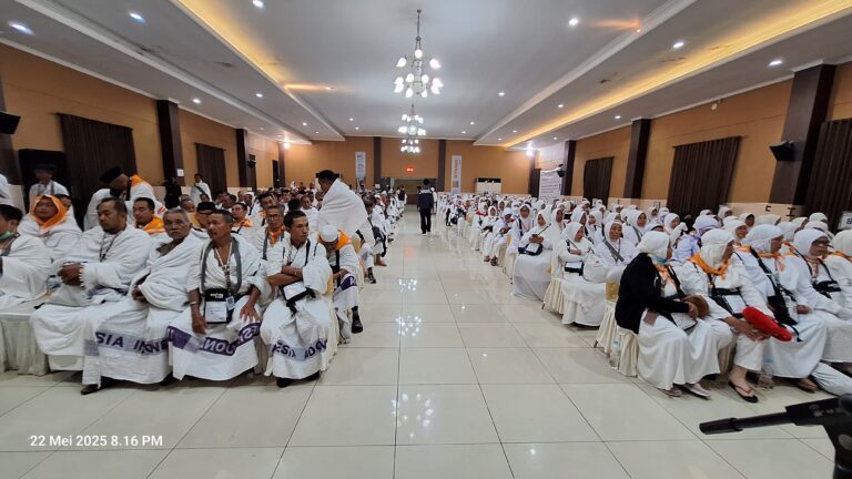 Embarkasi Surabaya Berangkatkan 672 Jemaah Haji Provinsi Bali ke Tanah Suci