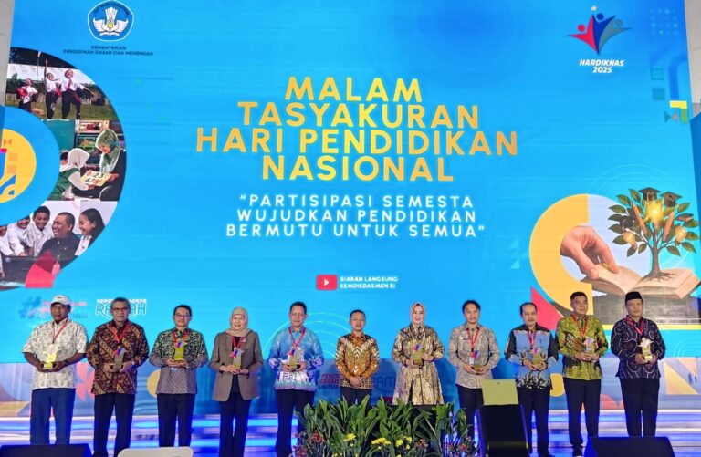 Komitmen dan Terobosan BPPG Unesa Diganjar Penghargaan Nasional oleh Kemendikdasmen