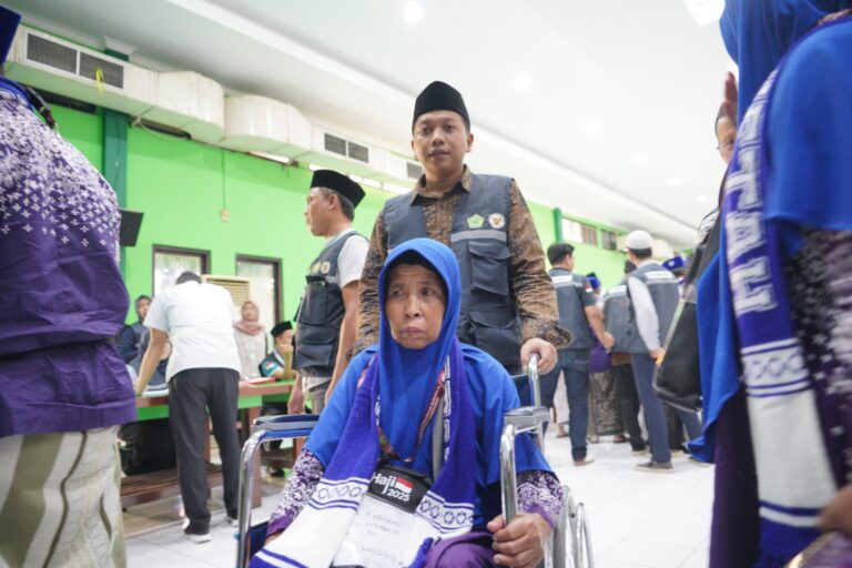 Kisah Marhamah, Jemaah Haji Tertua di Jawa Timur, Tunaikan Ibadah Haji ke Tanah Suci