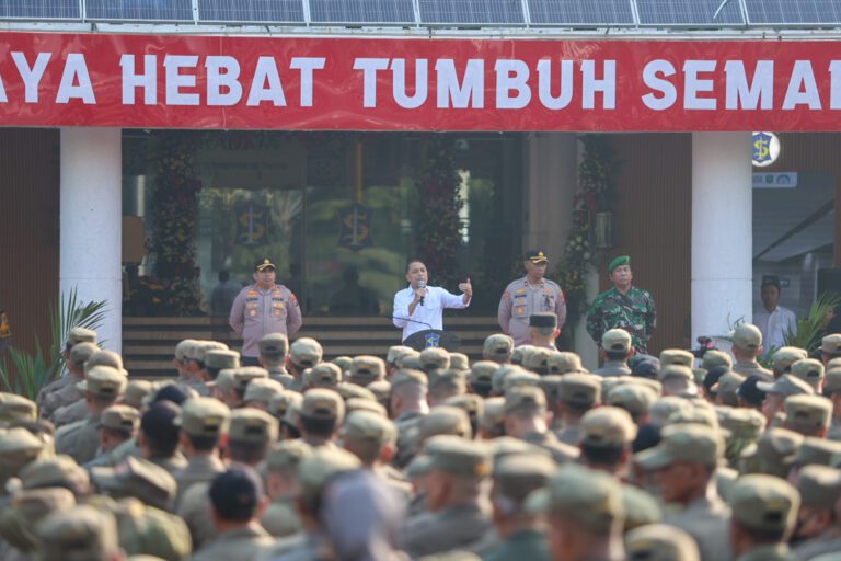Pemkot Surabaya Bersama TNI/Polri Gelar Apel Pemberantasan Jukir Liar dan Premanisme