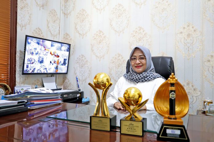 Direktur utama BPR SAU, Renny Wulandari 3