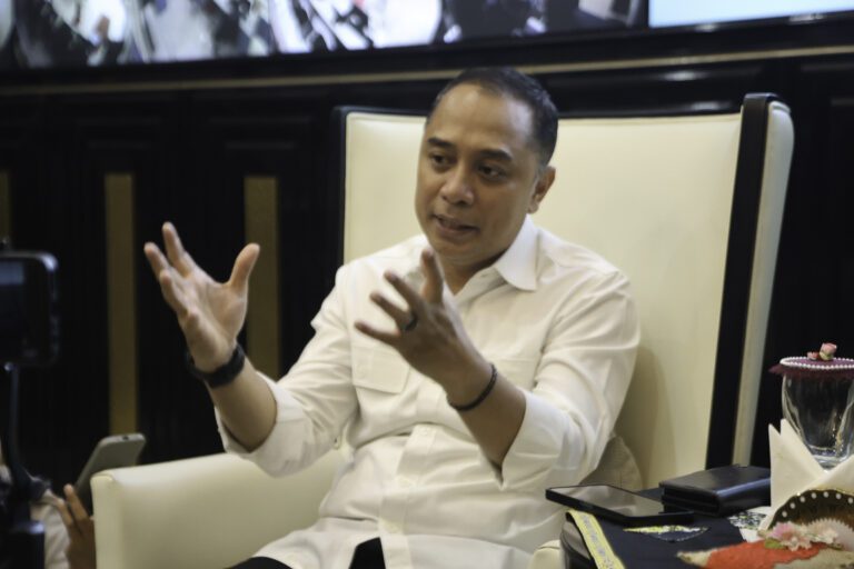 Wali Kota Surabaya Eri Cahyadi Ajak Warga Perangi Jukir Liar