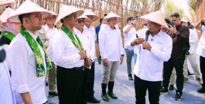 Menteri Pertanian Republik Indonesia, Dr. H. Andi Amran Sulaiman saat kunjungan kerja ke Kab Lumajang, Jawa Timur