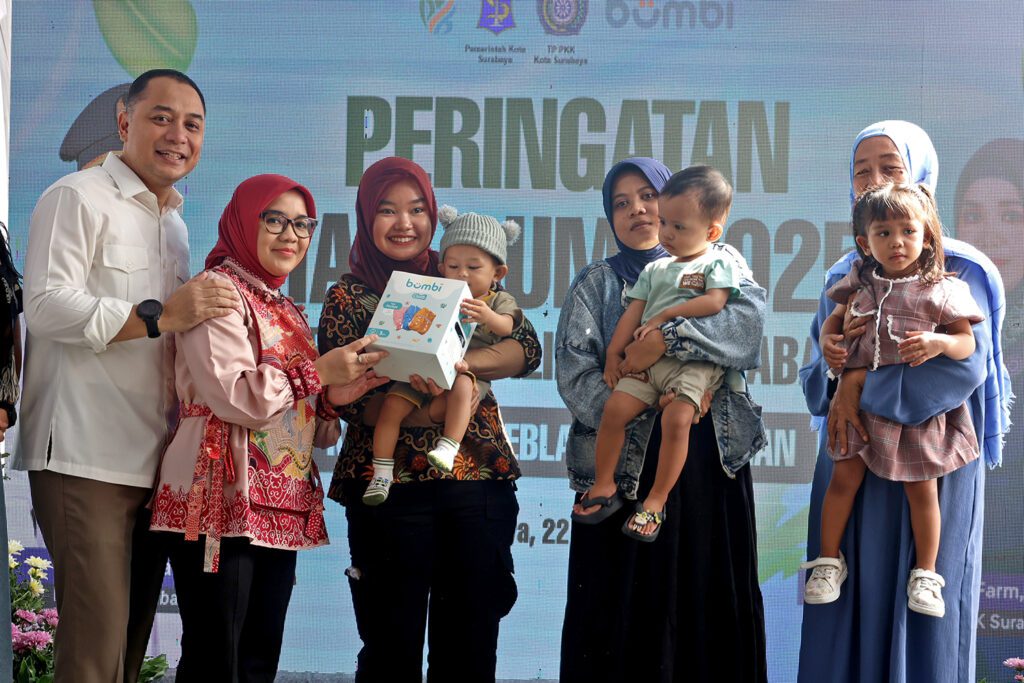 Ilustrasi Penggunaan Popok Kain Pakai Ulang 