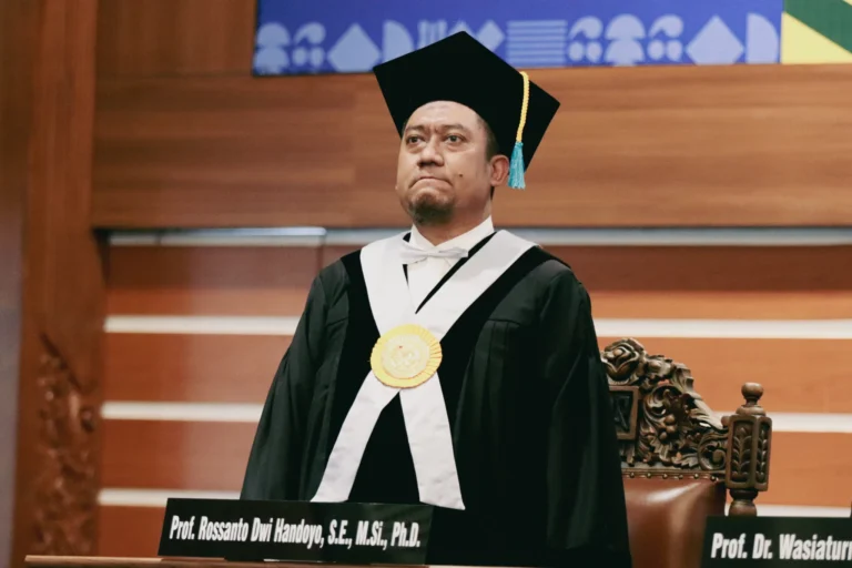 Pakar UNAIR Ungkap Urgensi Perubahan Standar Kemiskinan di Indonesia