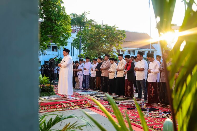 Wali Kota Eri Cahyadi Ajak Warga Surabaya Tingkatkan Kepedulian Sosial dan Gotong Royong di Momen Iduladha