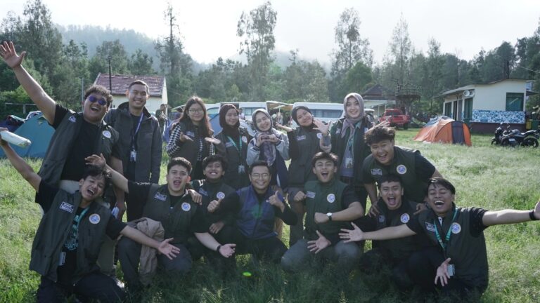 Kedokteran FIKKIA Lakukan Pengecekan Kesehatan Pendaki Ijen