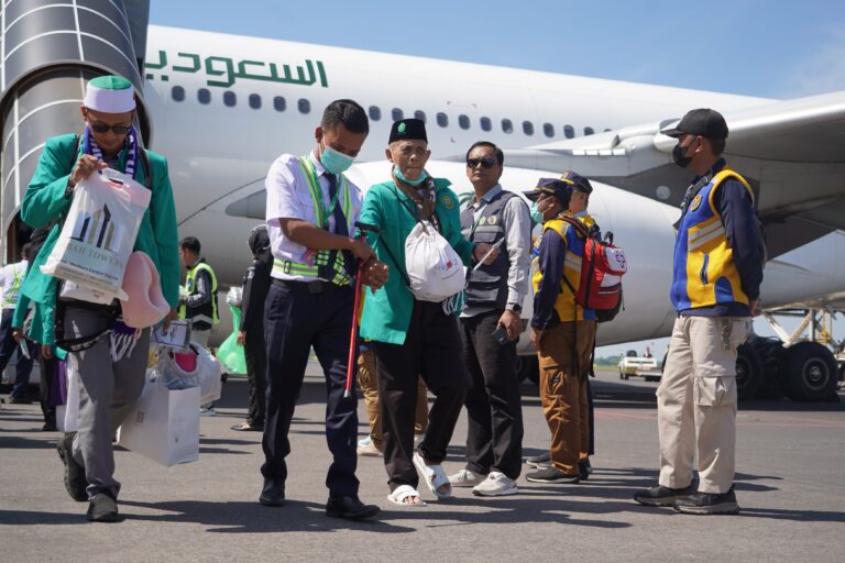 1.512 Jemaah Haji Telah Tiba di Debarkasi Surabaya