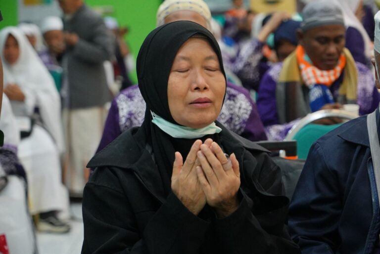 Kloter SUB 33 Asal Jember Tiba di Asrama Haji dengan Selamat