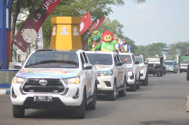 Kirab Api Porprov Jatim IX 2025 Disambut Meriah Warga Kota Batu