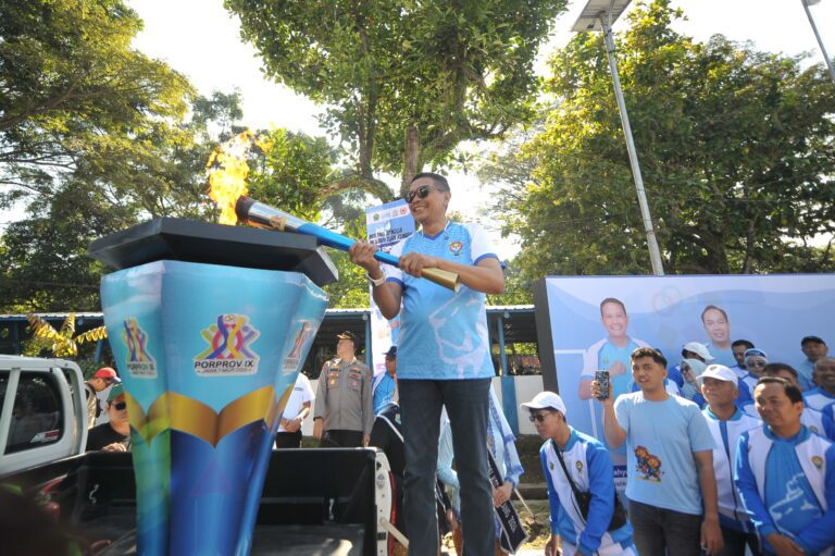 Kirab Api Porprov Jatim IX 2025 Tiba di Kota Malang, Wali Kota dan Wakil Wali Kota Sambut Langsung