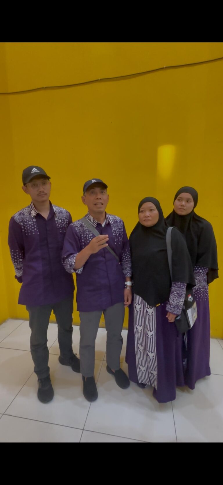 Rezeki Tak Terduga: Satu Keluarga Jemaah Haji Asal Madiun Berangkat Bersama ke Tanah Suci