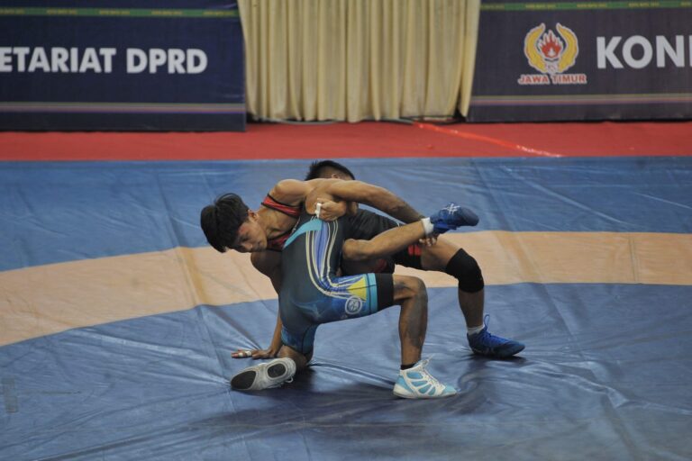 210 atlet gulat dari 24 kabupaten/kota bertanding di ajang Porprov Jatim IX yang digelar di GOR Gajah Mada Kota Batu.