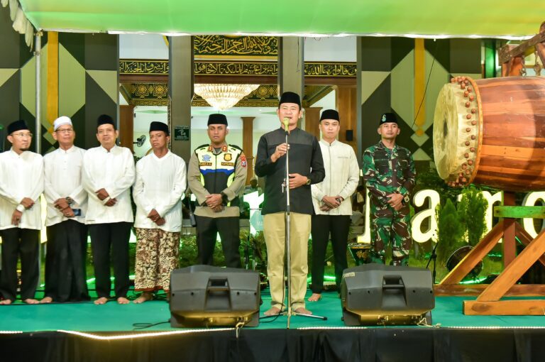 Bupati Lamongan Berangkatkan Takbir Keliling Sambut Hari Raya Idul Adha 1446H