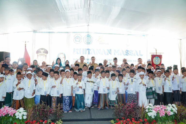  Peringati HJL 456, 103 Anak Ikuti Khitan Massal