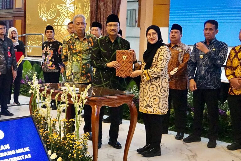 Penuhi Syarat Kelayakan, Bupati Ipuk dan Menteri Sosial Teken MoU Pelaksanaan Sekolah Rakyat