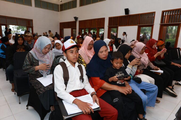 Masyarakat Banyuwangi Sambut Antusias Sekolah Rakyat