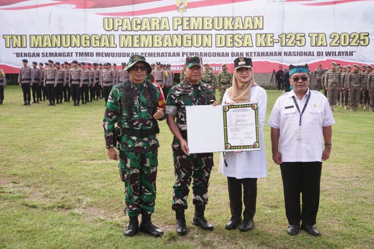Dukung TMMD Banyuwangi ke-125, Bupati Ipuk: Sinergi Percepat Pembangunan Pedesaan Bareng TNI