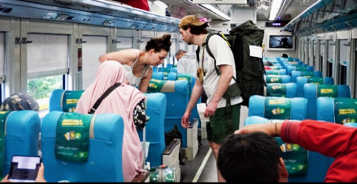 Sebanyak 34.533 Wisatawan Asing Gunakan Kereta Api, KAI Daop 8 Surabaya Dukung Wisata Jawa Timur Mendunia