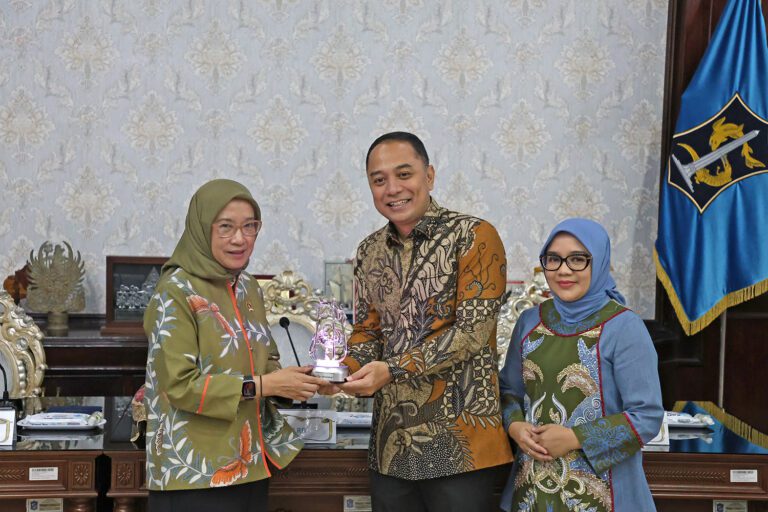 Surabaya Dapat Nilai Tertinggi Reformasi Birokrasi, MenPAN-RB Puji Kepemimpinan Wali Kota Eri Cahyadi