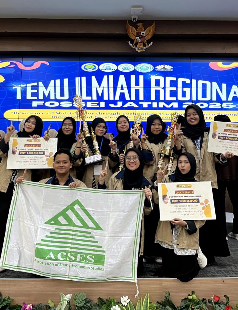 Mahasiswa FEB UNAIR Borong Piala dalam Kompetisi Temu Ilmiah Regional FoSSEI