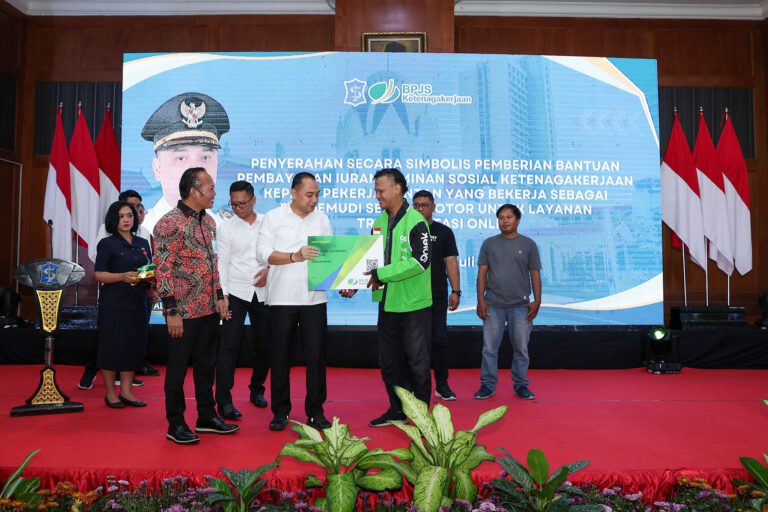Pemkot Surabaya Beri Bantuan BPJS Ketenagakerjaan kepada 15.530 Pengemudi Ojol