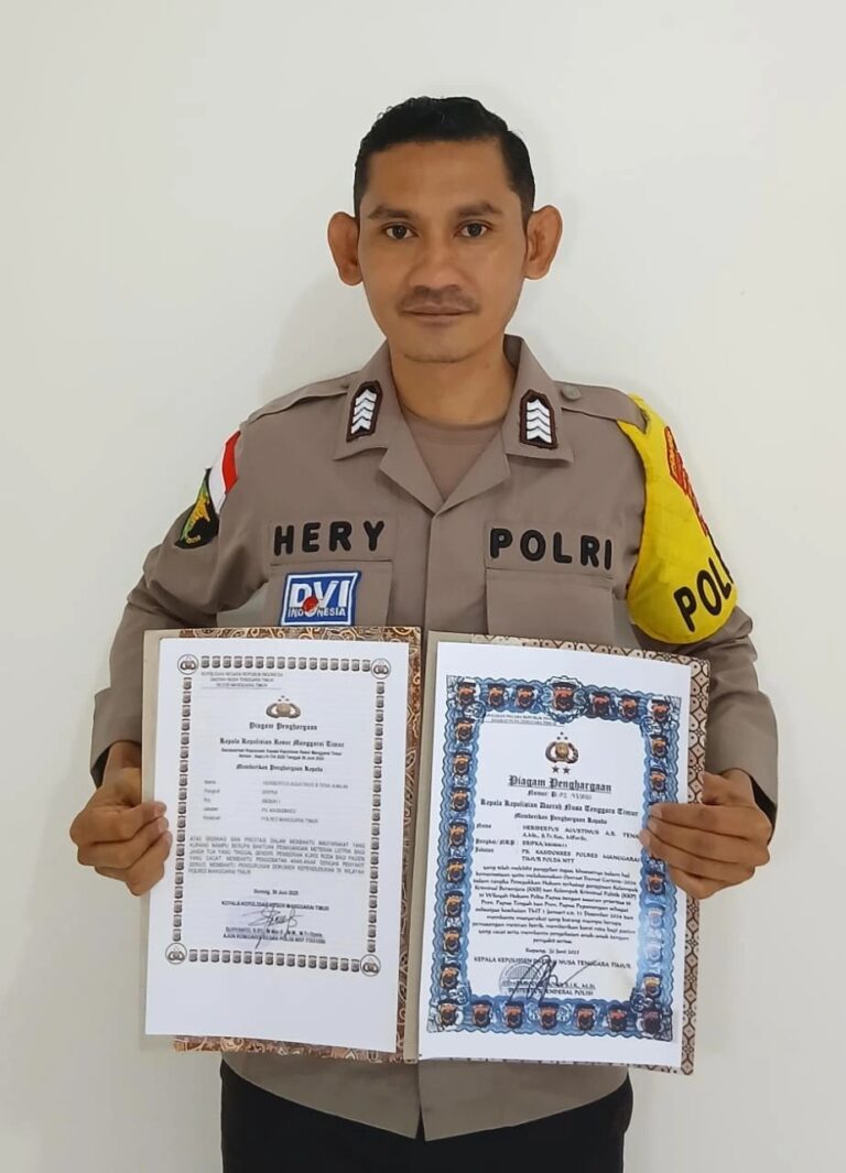 Alumnus UNAIR Bawa Dampak Nyata hingga Terima Penghargaan