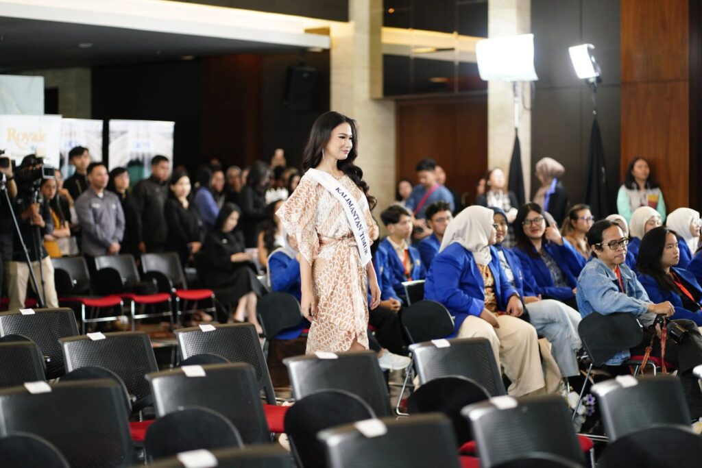 Nydia Yuliana, mahasiswi program studi Ilmu Sejarah FIB UNAIR, dalam ajang Miss Indonesia 2025