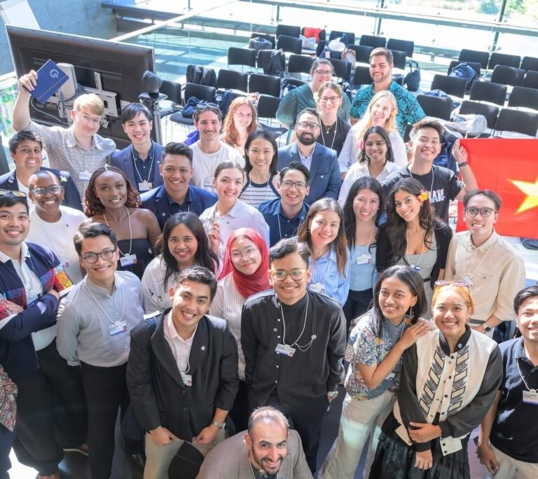 Dari Surabaya ke Swiss, Mahasiswa UNAIR Tawarkan Solusi untuk Dunia