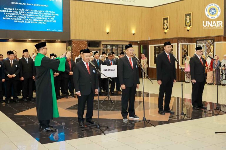 Rektor UNAIR Resmi Lantik Wakil Rektor Periode 2025-2030