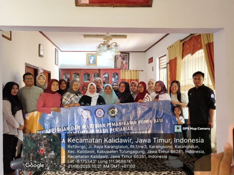 Dosen Universitas Airlangga Latih Warga Karangtalun Ubah Limbah Popok Bayi Menjadi Media Tanam Bernilai Ekonomi