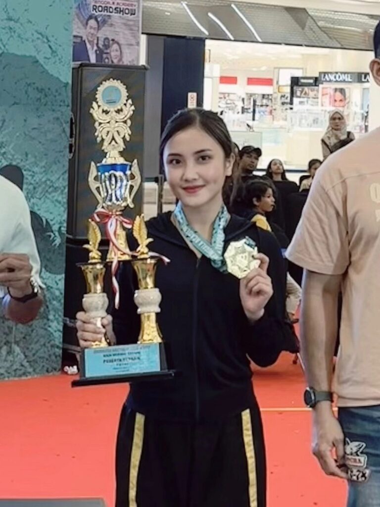 Mahasiswa UNAIR Raih Medali Emas Kejuaraan Nasional Jakarta Kickboxing Tatami Championship