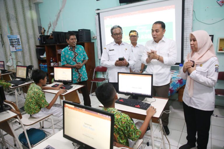 Wali Kota Eri Cahyadi Imbau Orang Tua Antar Anak Selama MPLS 2025