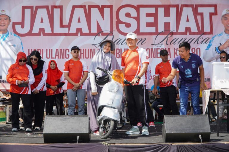 Meriahkan HUT Ke 80 RI Dengan Olahraga Bersama Hingga Cek Kesehatan Grati