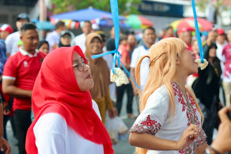 Momen Agustusan, Bupati Ipuk Gelar Lomba-lomba Bareng Warga di CFD 