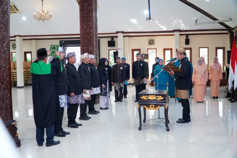 Bupati Lamongan Lantik 5 Pejabat Tinggi Pratama