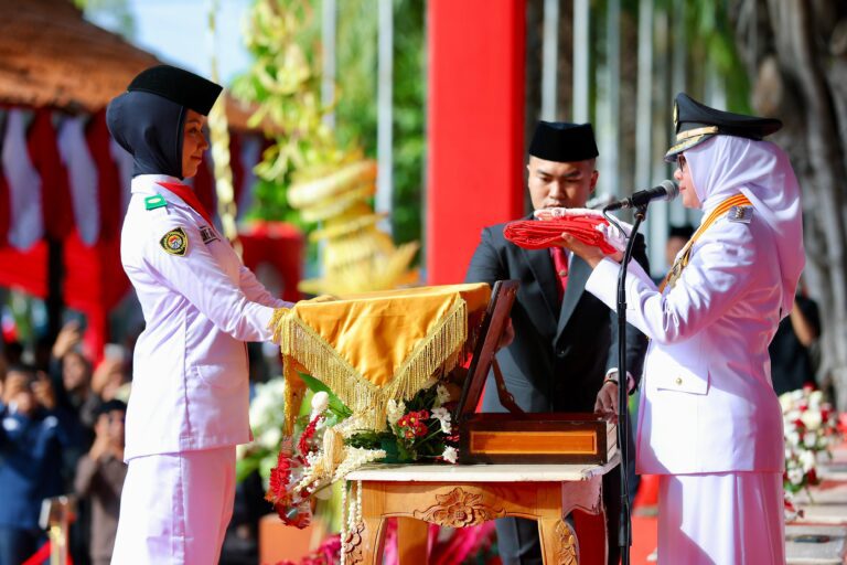 Dimeriahkan Tari Kolasal dan Atraksi Dirgantara, Upacara Peringatan Kemerdekaan RI di Banyuwangi Berlangsung Meriah
