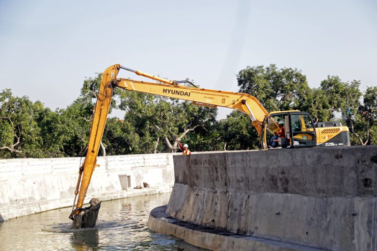 Wali Kota Surabaya Jelaskan Alasan Pembiayaan Alternatif untuk Infrastruktur
