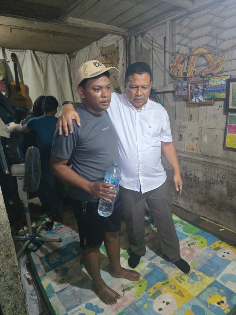 Kasatpol PP Surabaya Sampaikan Belasungkawa kepada Keluarga Korban Tenggelam di Kali Jagir