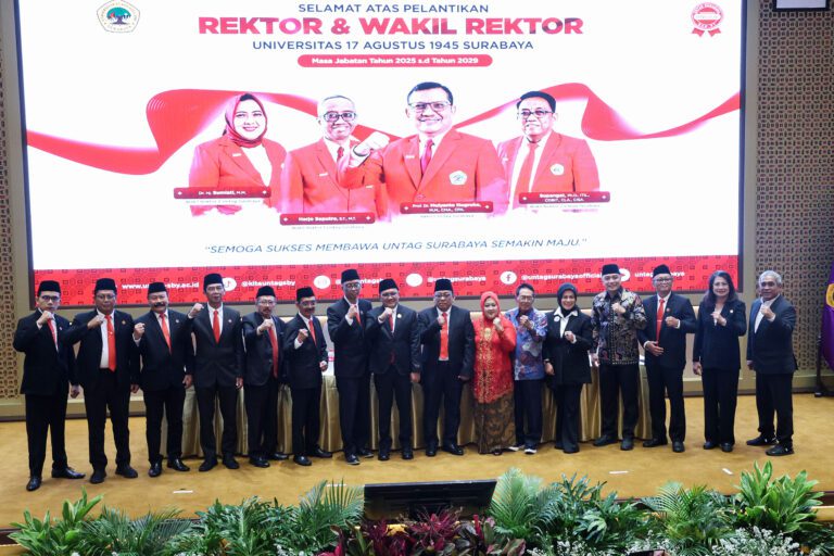 Wali Kota Surabaya Eri Cahyadi Hadiri Pelantikan Rektor Untag, Ajak Mahasiswa KKN Berkontribusi di Kampung Pancasila