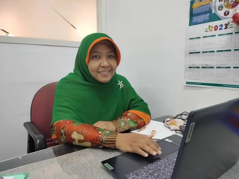 Dosen UNAIR Sebut Peningkatan Screen Time di Akhir Pekan Picu Masalah Kesehatan