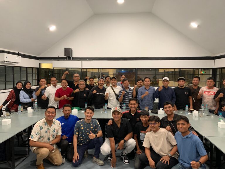 Tim Dosen FIKK UNESA Membantu Implementasi FIFA 11+ kids bagi Pesepakbola Muda Farfaza FC