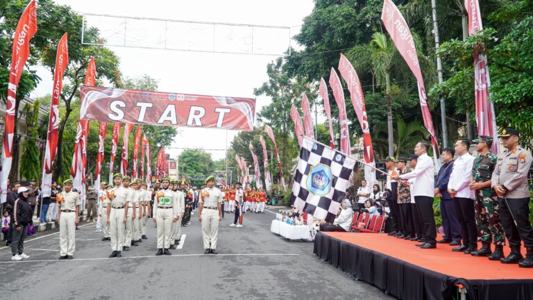 117 Regu Gerak Jalan SMP/SMA Diberangkatkan Pak Yes