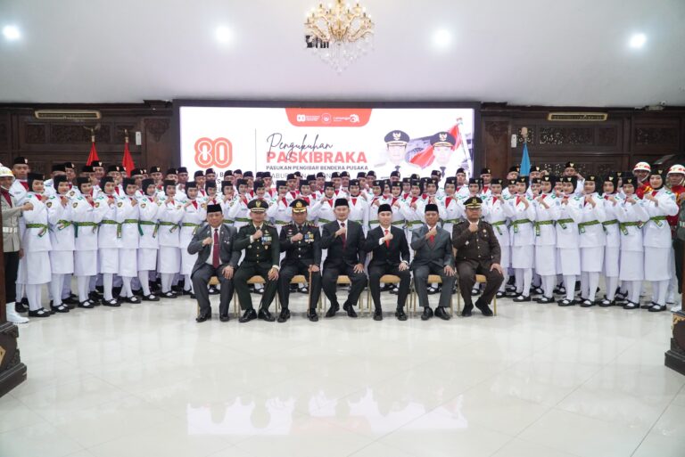 Jelang HUT Ke-80 RI, 76 Paskibraka Lamongan Dikukuhkan