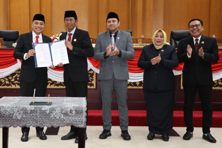 Raperda P-APBD 2025 Disetujui, Wali Kota Eri Pastikan Program Pro Rakyat Tetap Jalan