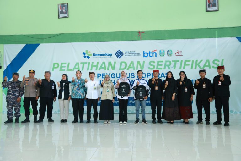 Jadi Atensi Presiden, Kemenkop Jadikan Banyuwangi Pilot Project Sertifikasi Koperasi Merah Putih