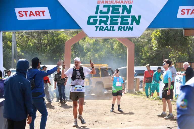 Pelari Jerman Kagumi Keindahan dan Tantangan Banyuwangi Ijen Green Trail Run 2025