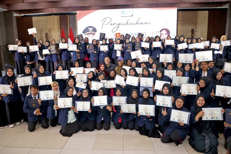 Wali Kota Eri Cahyadi Apresiasi Guru PAUD Surabaya, 195 Guru Lulus Beasiswa S1 Siap Bentuk Karakter Anak