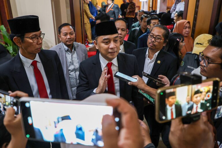 Respon Cepat Wali Kota Eri Cahyadi Kirim Tim Rescue ke Ponpes Al Khoziny Sidoarjo